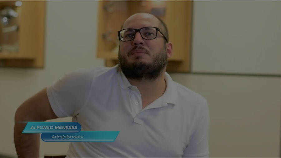 Alfonso Meneses, administrador